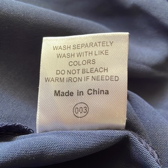 Navy Tiered Tunic Blouse with Elastic Cuffs, size 2XL - Picture 5 of 5